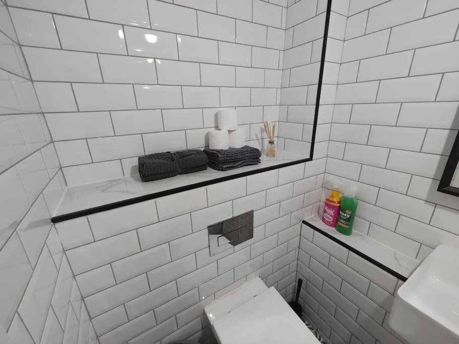 New Studio Flat In Old Street - Zone 1 Apartment London Bagian luar foto