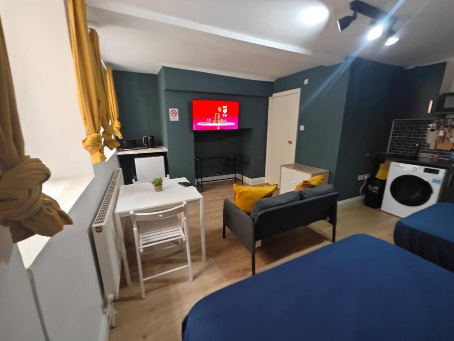 New Studio Flat In Old Street - Zone 1 Apartment London Bagian luar foto